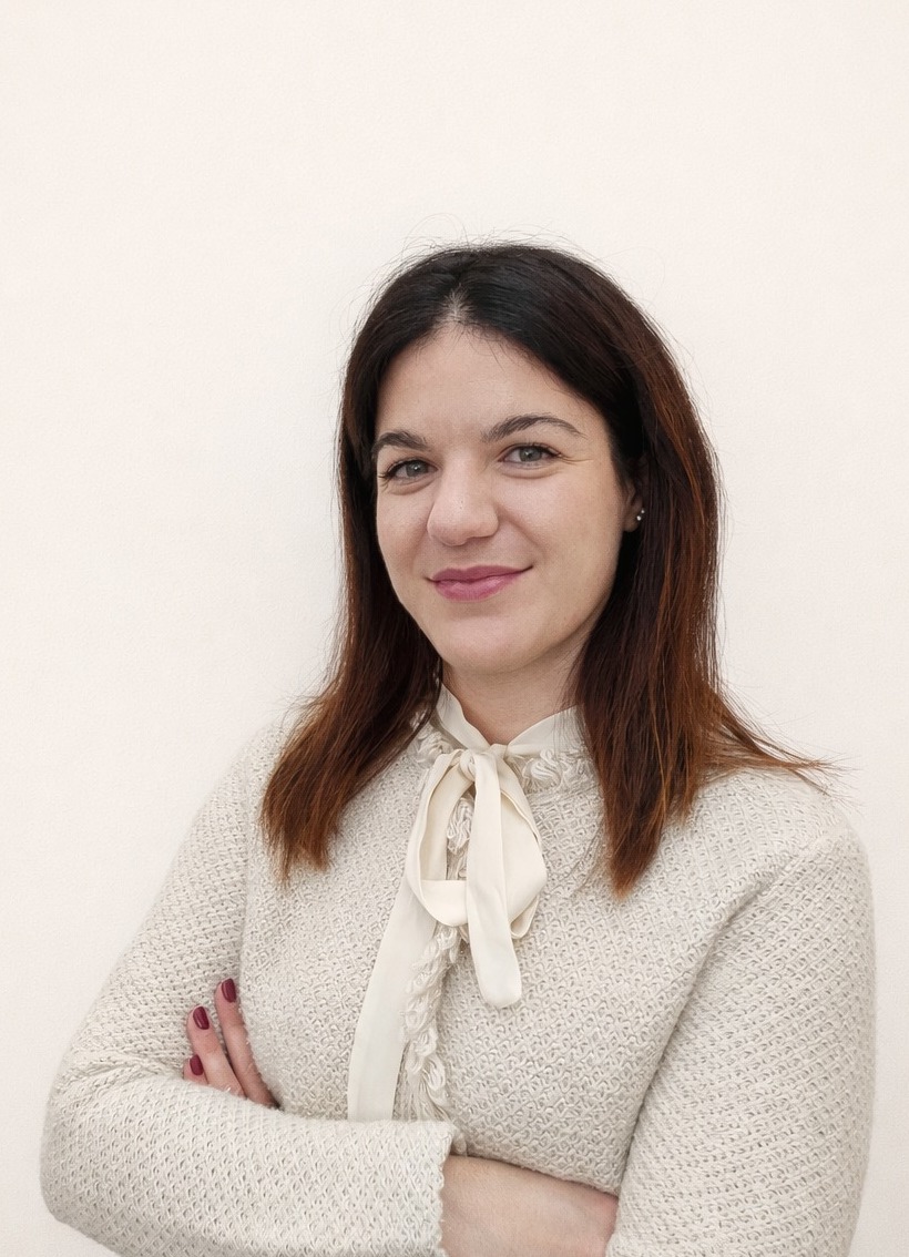 Virginia Costanzo front office